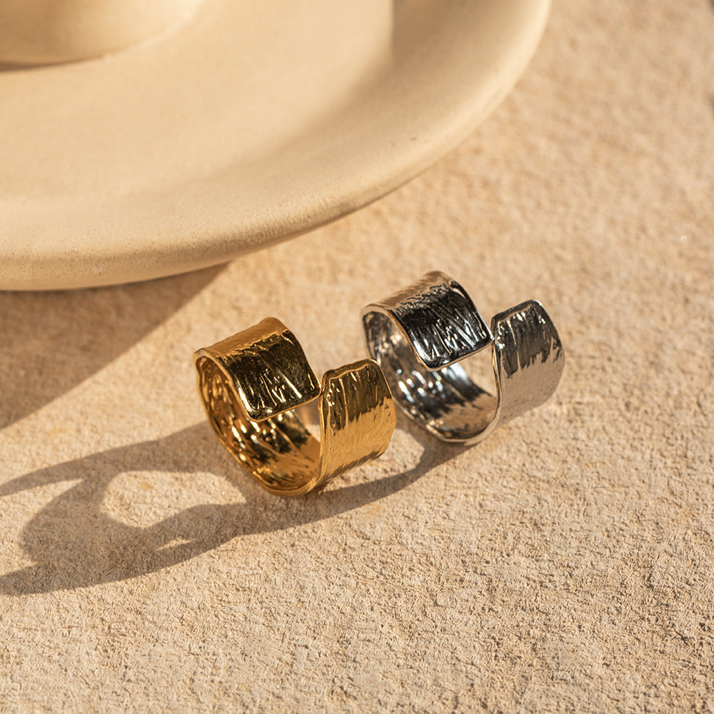 Pleated fashion and versatile rings
