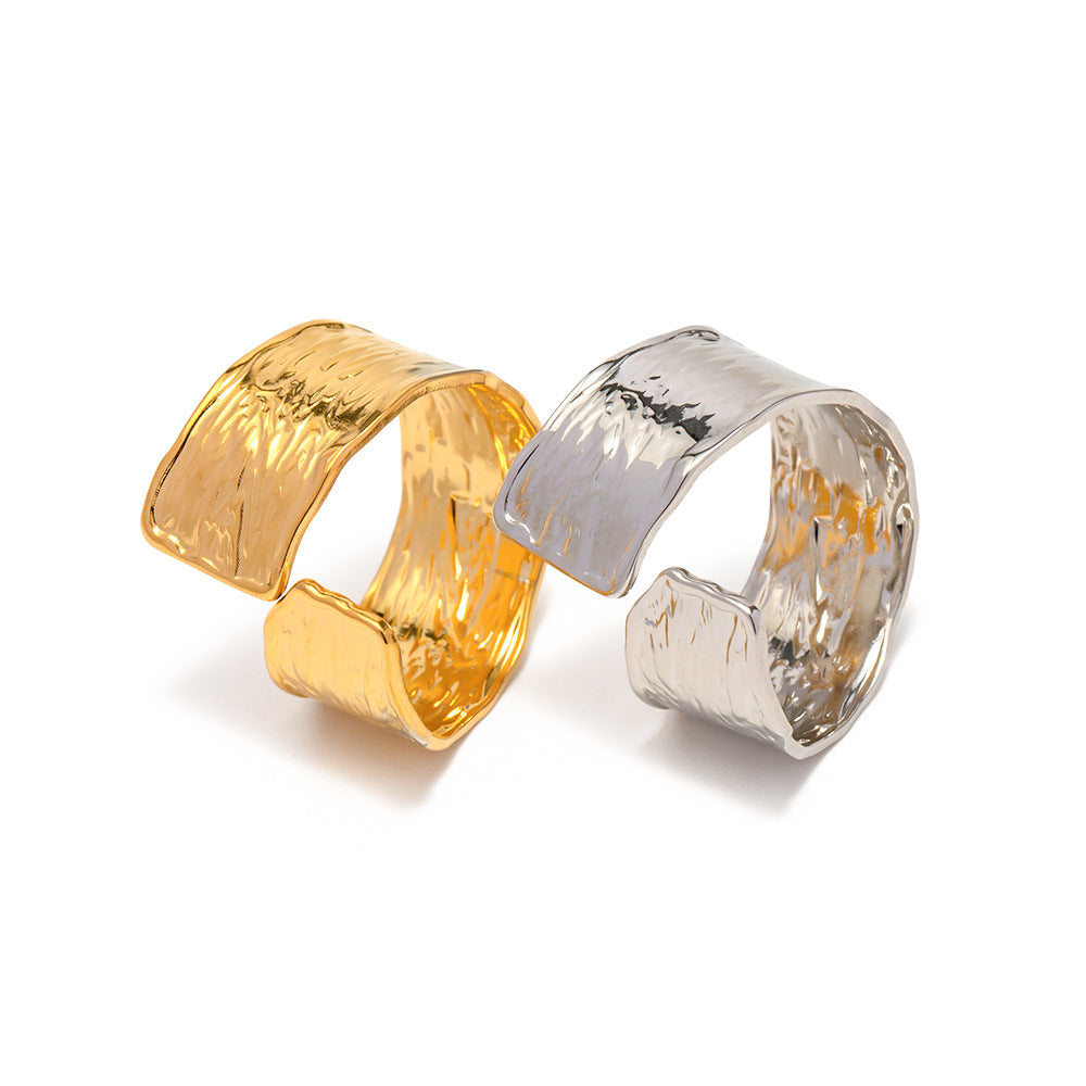 Pleated fashion and versatile rings