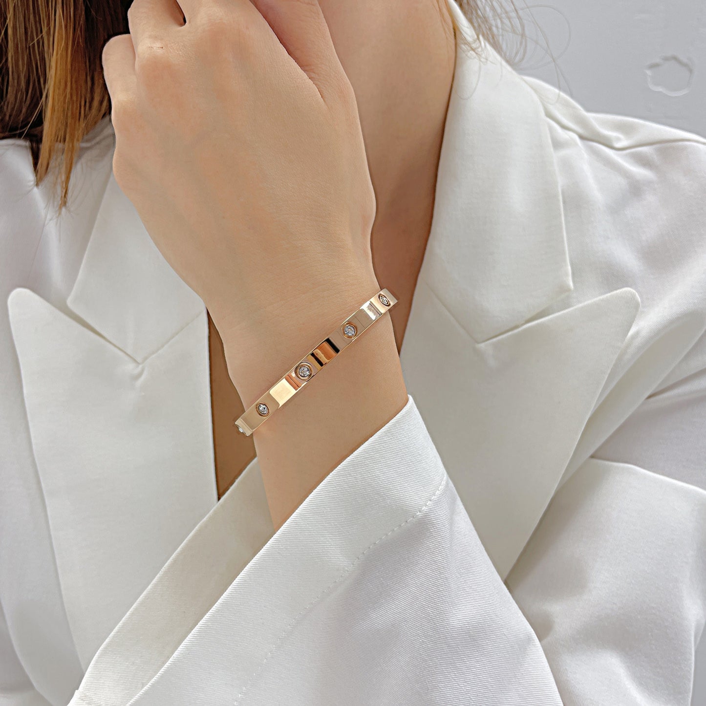 Luxury oval shape bracelet