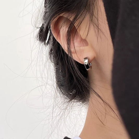 Minimal style C shape ear studs