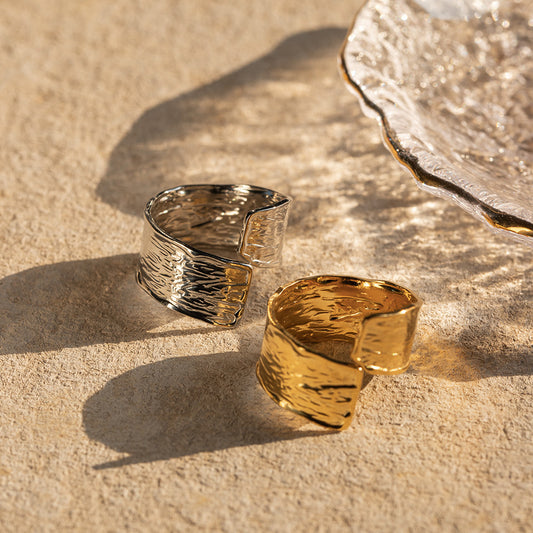 Pleated fashion and versatile rings