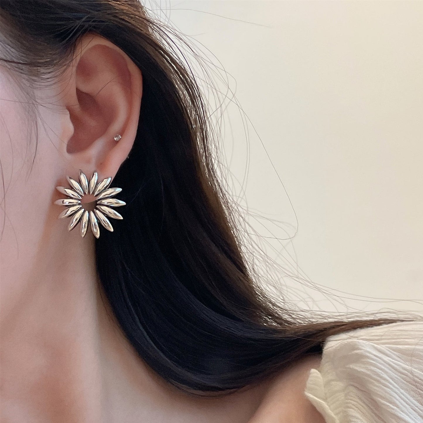 925 Silver Heavy Flower Earrings