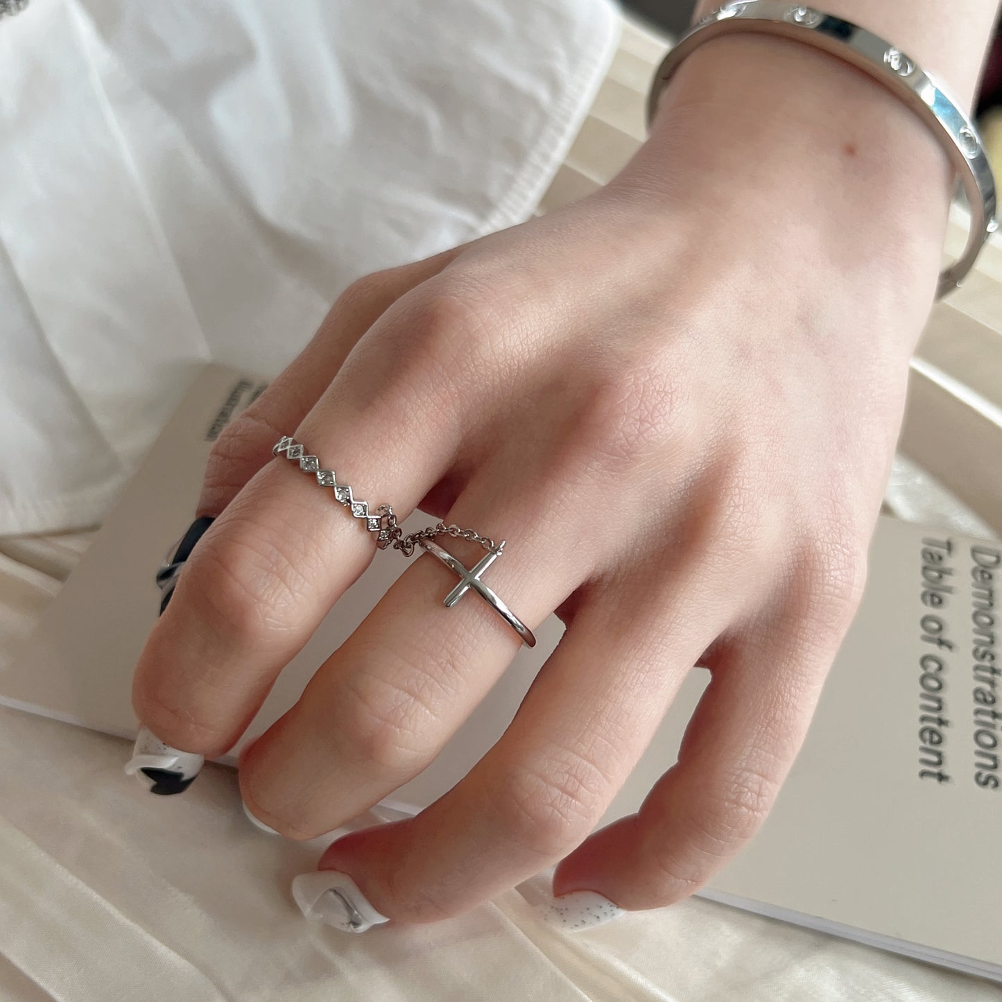 Double Cross Chain Open Ring