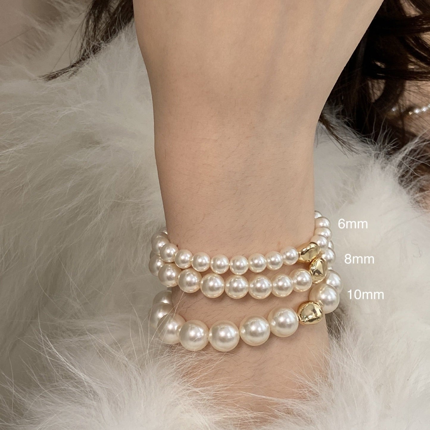 Classic vintage elastic bracelet adorned with high-quality imitation pearls