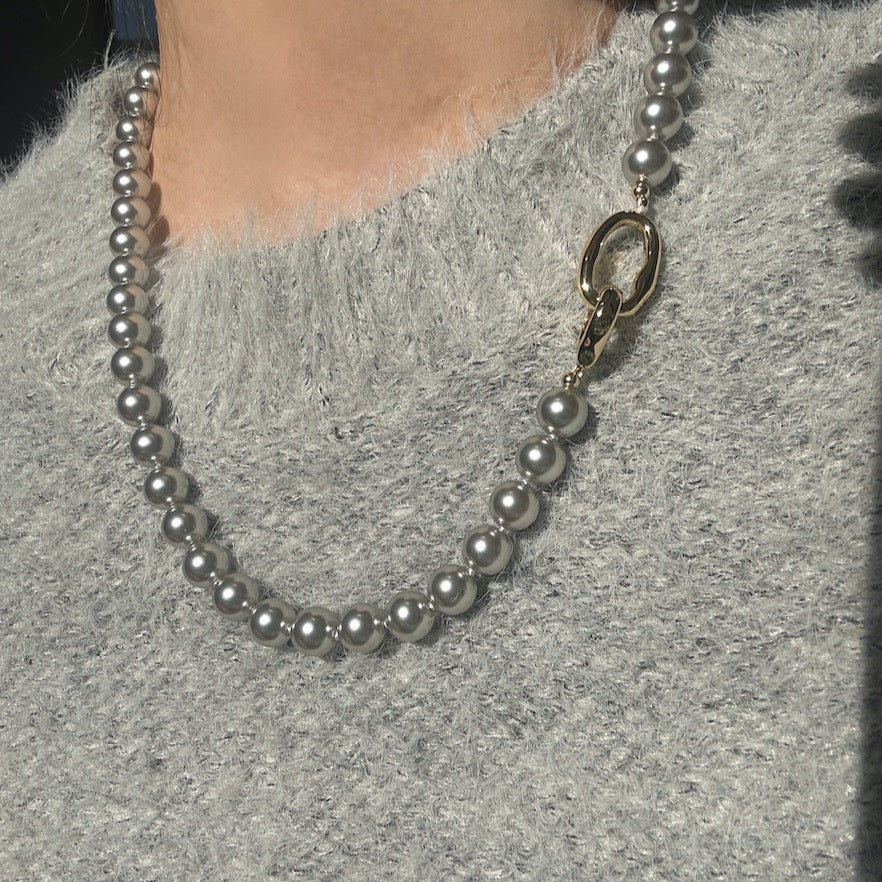 High-Quality Shiny Imitation Pearl Locking Necklace
