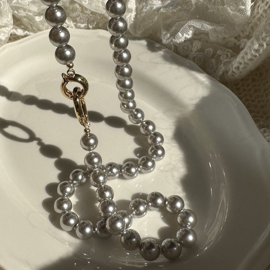 High-Quality Shiny Imitation Pearl Locking Necklace