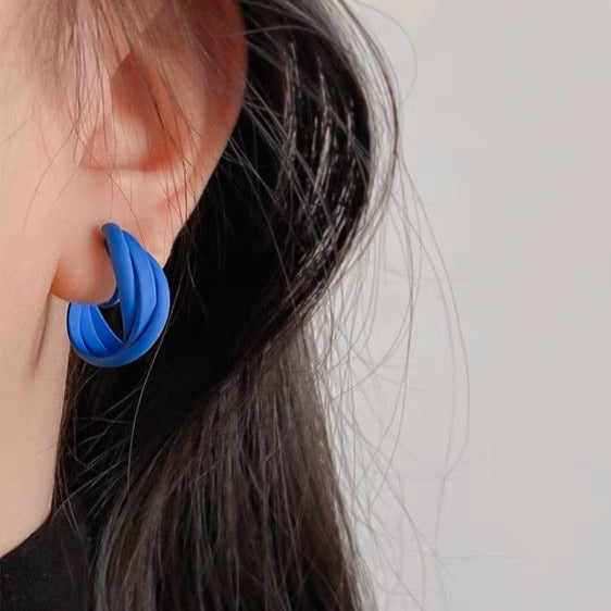 Blue Circle Ear Clip