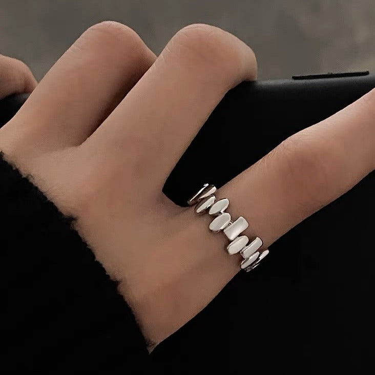 Irregular Geometric Open Ring
